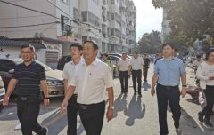 南阳市卧龙区委书记高贤信视察武侯街道“拆违”现场指出 高标准高质量建设美丽小区是创文工作的关键