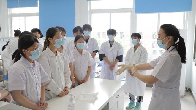 安徽新华三大新专业启航 精准对接时代需求 ——健康照