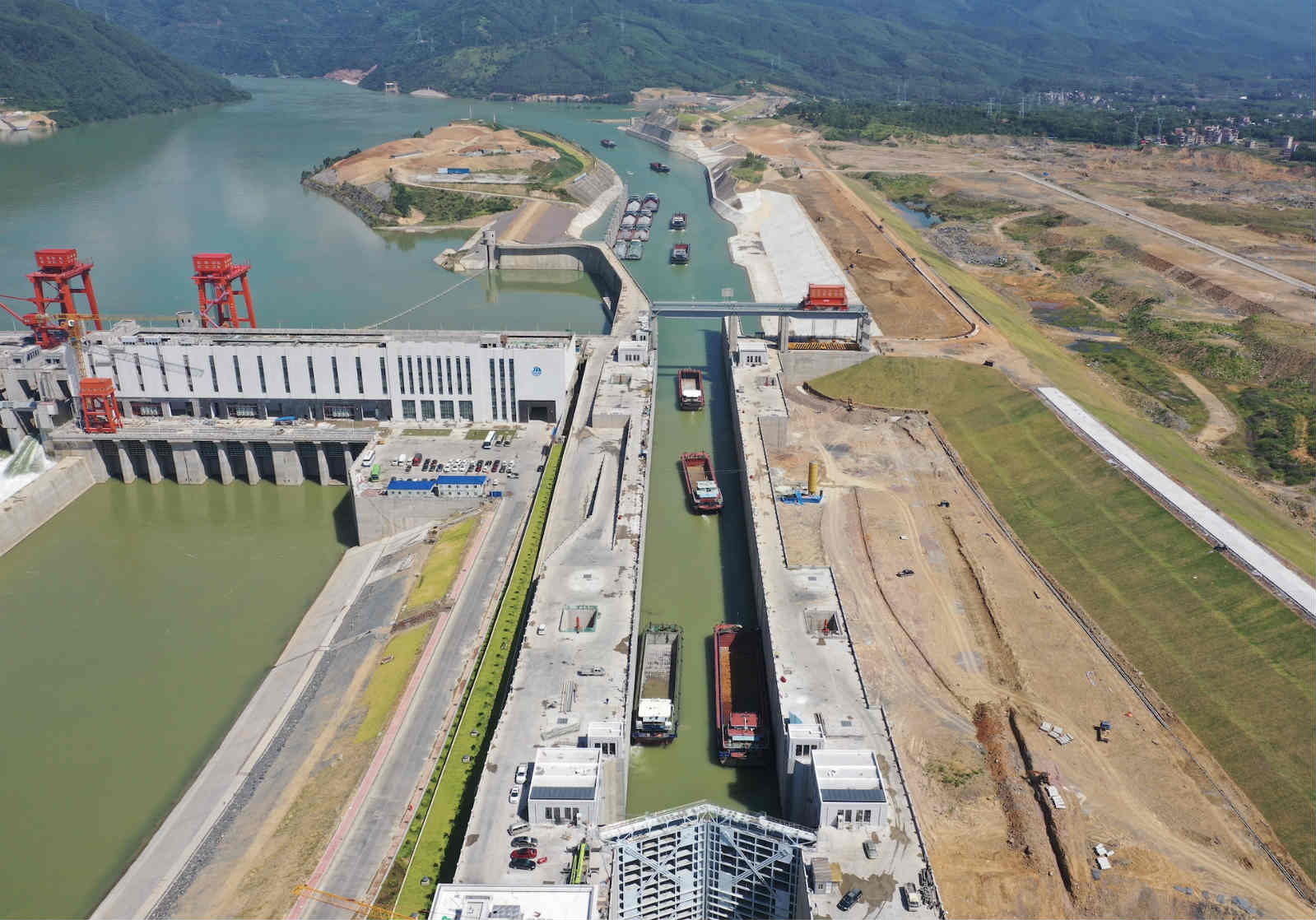 大藤峡水利枢纽左岸工程全面投产运行年发电量可达37.5亿千瓦时