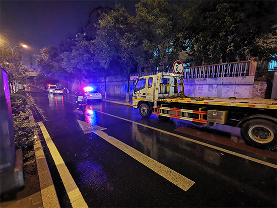 现场直击“强降雨”：截至21时雨量平缓北京城区无积水