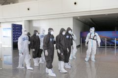 中国警方向韩国移交遣送两名韩籍犯罪嫌疑人