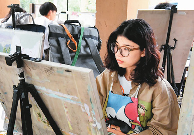 伏牛山区三合村——“绘”出通往小康路