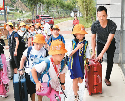 伏牛山区三合村——“绘”出通往小康路