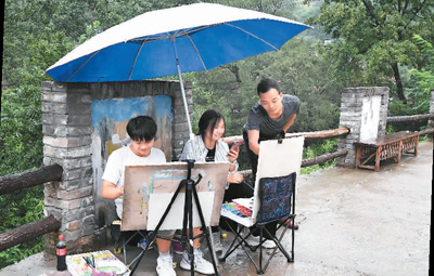 伏牛山区三合村——“绘”出通往小康路