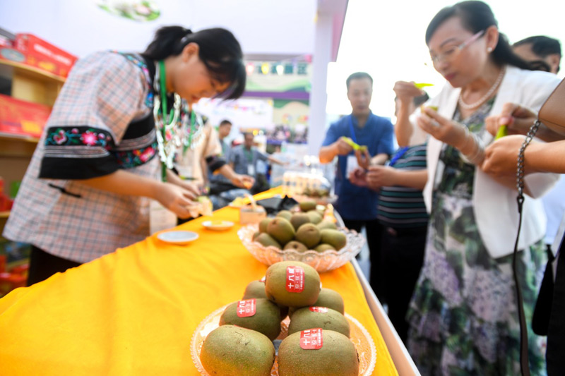 消费扶贫与城市“菜篮子”“米袋子”相结合