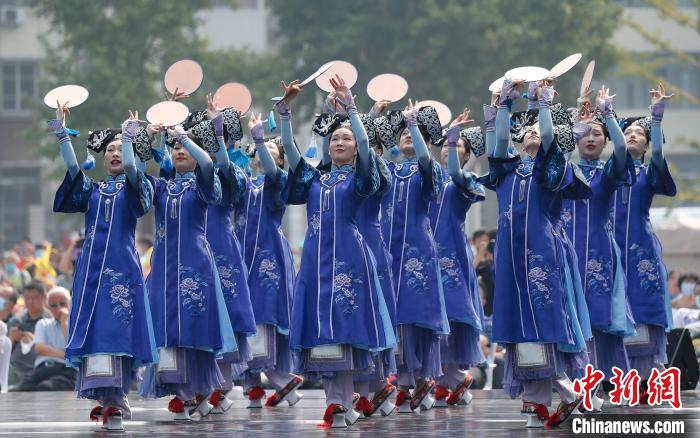 8小时户外舞蹈巡游为2020中关村舞剧节揭幕