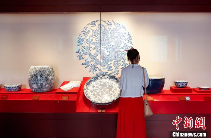 一展看尽明代御窑瓷器 故宫又献“御瓷新见”展