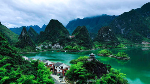 “一个都不能少”山里娃重拾读书梦 元气森林公益助学