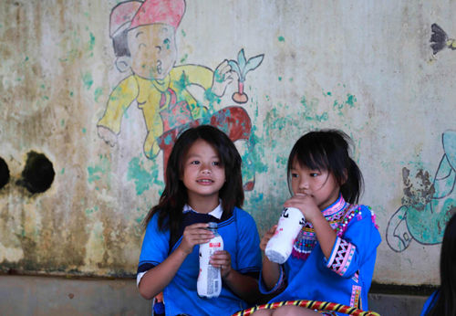 “一个都不能少”山里娃重拾读书梦 元气森林公益助学