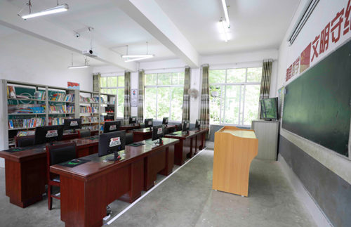 “一个都不能少”山里娃重拾读书梦 元气森林公益助学