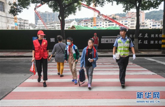 （社会）（4）浙江新昌：交通安全“护苗队”助力学生出行安全