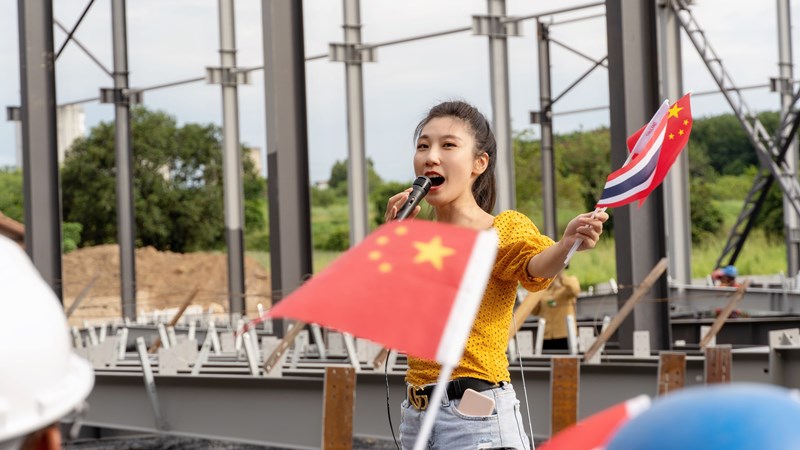 歌曲《国旗飘扬》献礼不平凡的2020年 致敬逆行抗疫英雄