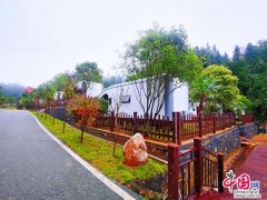 湖南雪峰山：房车营地 穿岩山景区又添新业态