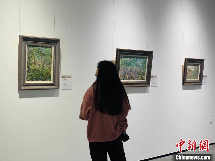 “俄罗斯著名画家油画精品展”启幕 引八方游客驻足