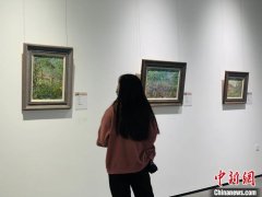 “俄罗斯著名画家油画精品展”启幕 引八方游客驻足