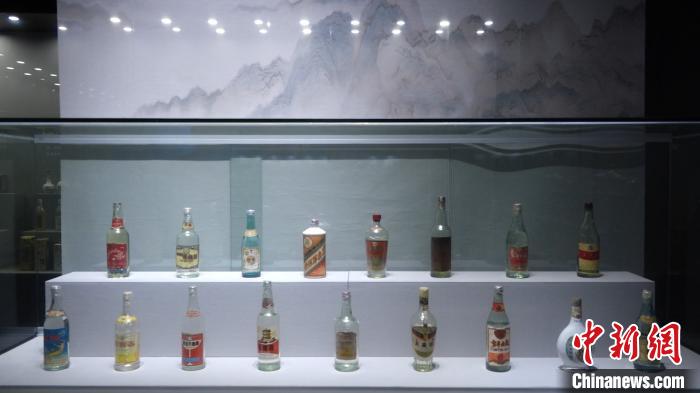 “好酒者”自建“老酒博物馆” 珍藏老酒超万种
