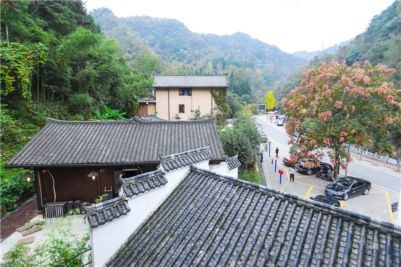 记者探访十堰茅塔乡东沟村：红色文化+绿色发展走出文旅扶贫路