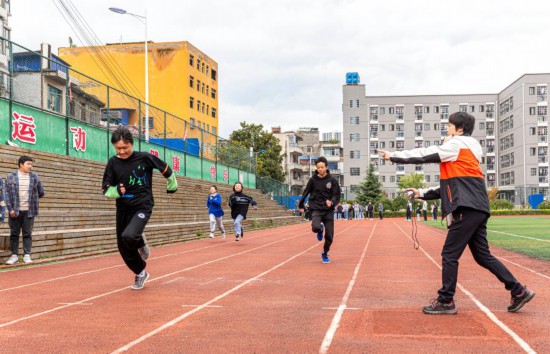 学校体育的春天来了——业界热议《关于全面加强和改进新时代学校体育工作的意见》