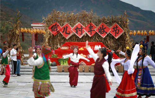 搬离山巅的俄儿村 元气森林“搬”来现代化生活