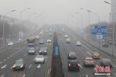 华北中南部等地有霾天气南海中北部将有大风天气