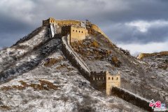 雪舞惊艳金山岭 水墨长城分外妖娆（组图）