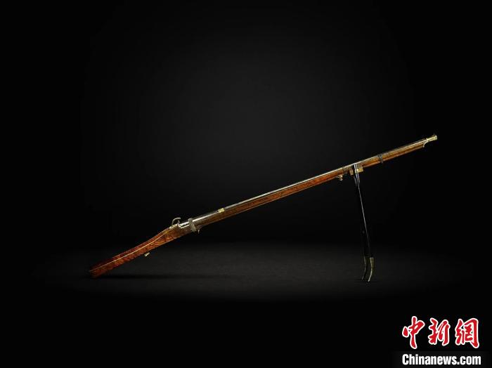 王时敏《仿黄公望山水轴》亮相永乐2020全球首拍