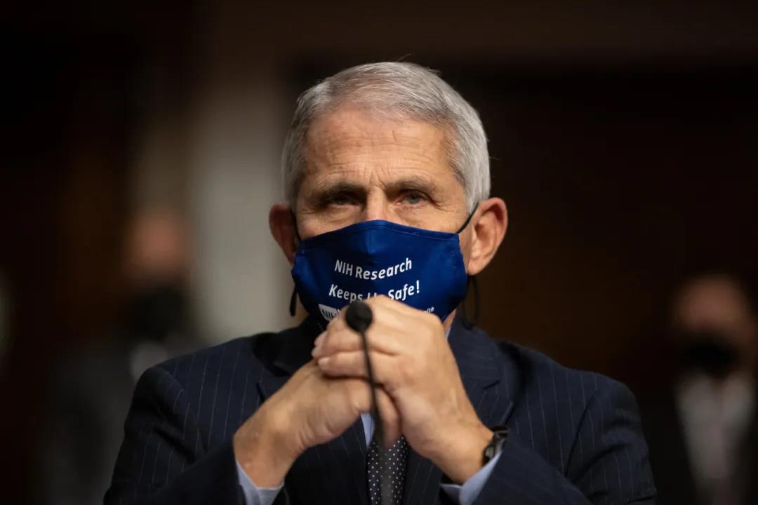 环球深观察丨他一辞职，美国的抗疫乱象就会终结？