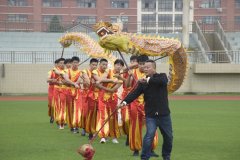 应该如何引导中学生培养艺术爱好、学会欣赏和体验美
