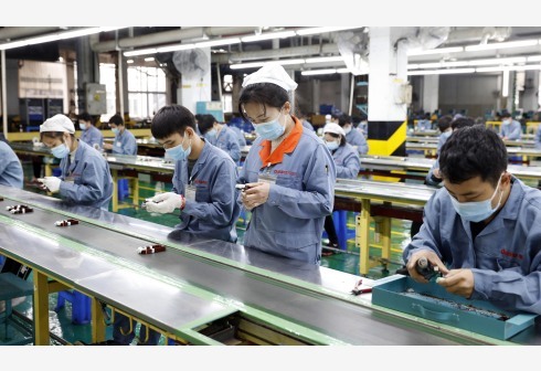 商务部：前11月中企承接服务外包合同额12977亿元