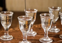 白酒股持续上涨，多家企业成“白酒概念”新军，白酒板块扩容