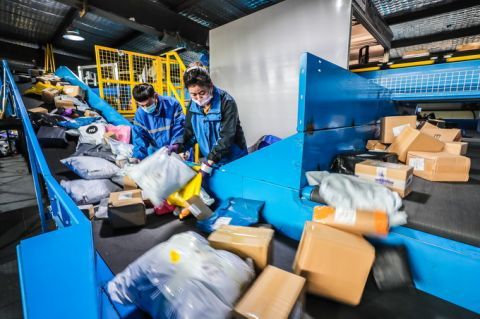 今年春节网购需求或将进一步增加 多家快递企业宣布春节不打烊