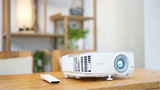 执行标准不同、性能标注混乱 家用投影机市场亟待规范