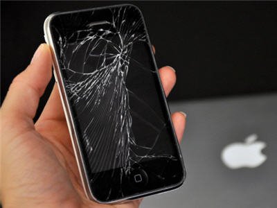 苹果手机体验店内修后屏幕裂了 双方各担一半换屏费