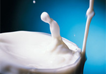 需求增长和成本上升拉动原料奶价格连续上涨