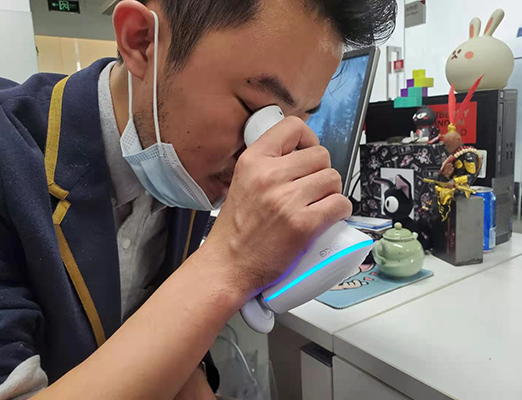 SKG F5热敷按摩筋膜枪开箱体验：研发投入看齐华为、苹果 行业首创热敷功能