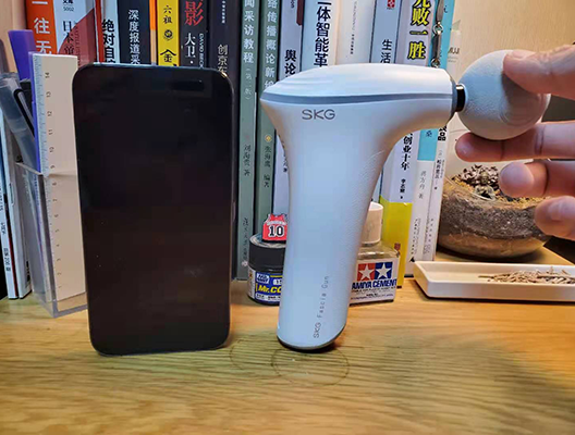 SKG F5热敷按摩筋膜枪开箱体验：研发投入看齐华为、苹果 行业首创热敷功能