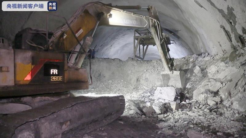 中老铁路西双版纳隧道贯通 未来昆明至万象有望夕发朝至