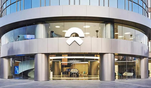 蔚来汽车地库里转弯时撞墙 杭州车主怀疑刹车失灵