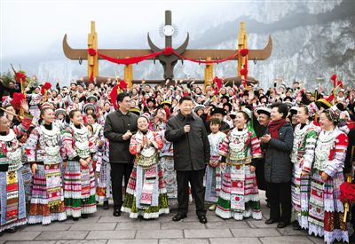 向全国各族人民致以美好的新春祝福 祝各族人民幸福吉祥祝伟大祖国繁荣富强