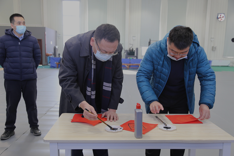 “春意满神州他乡是故乡”临展在京举办 为城市建设者送文化送温暖