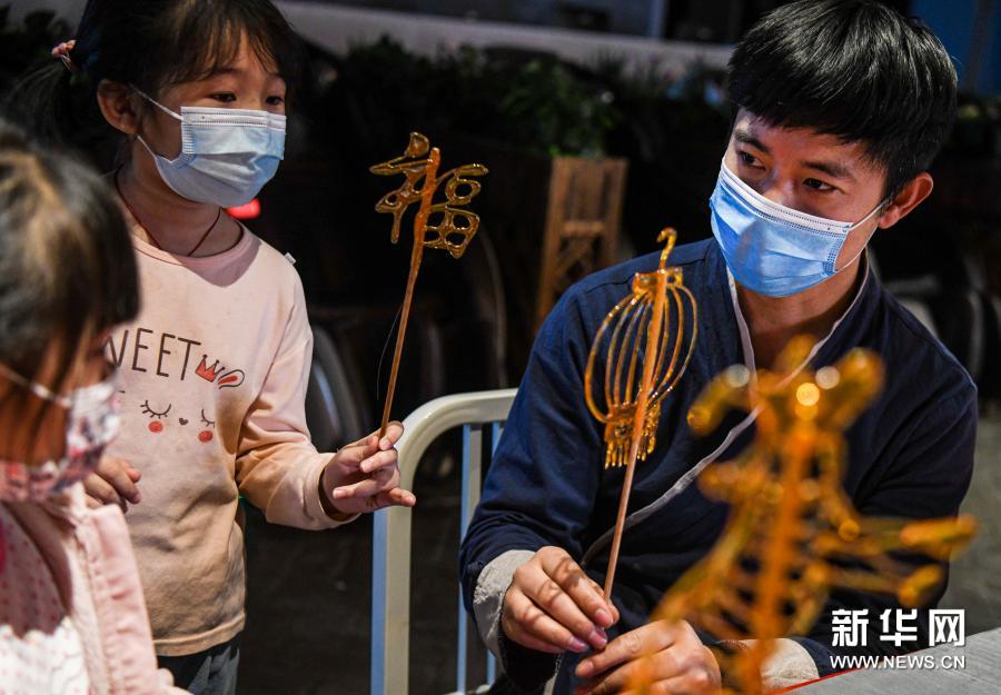 乌鲁木齐：非遗过大年 文化进万家