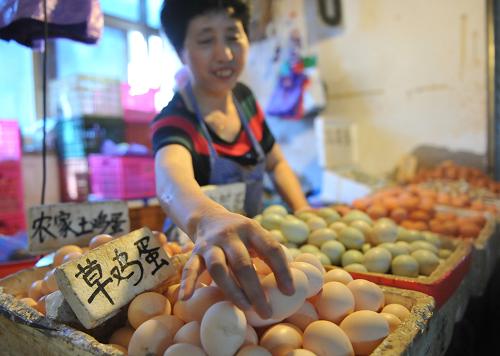 24万吨中央储备冻猪肉已投放 粮油肉蛋菜供应充足