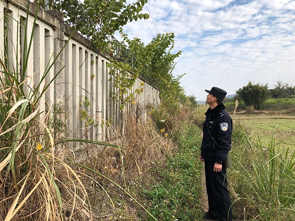 春节坚守者：入警四年未回乡过年，守护鹿寨春运的平安