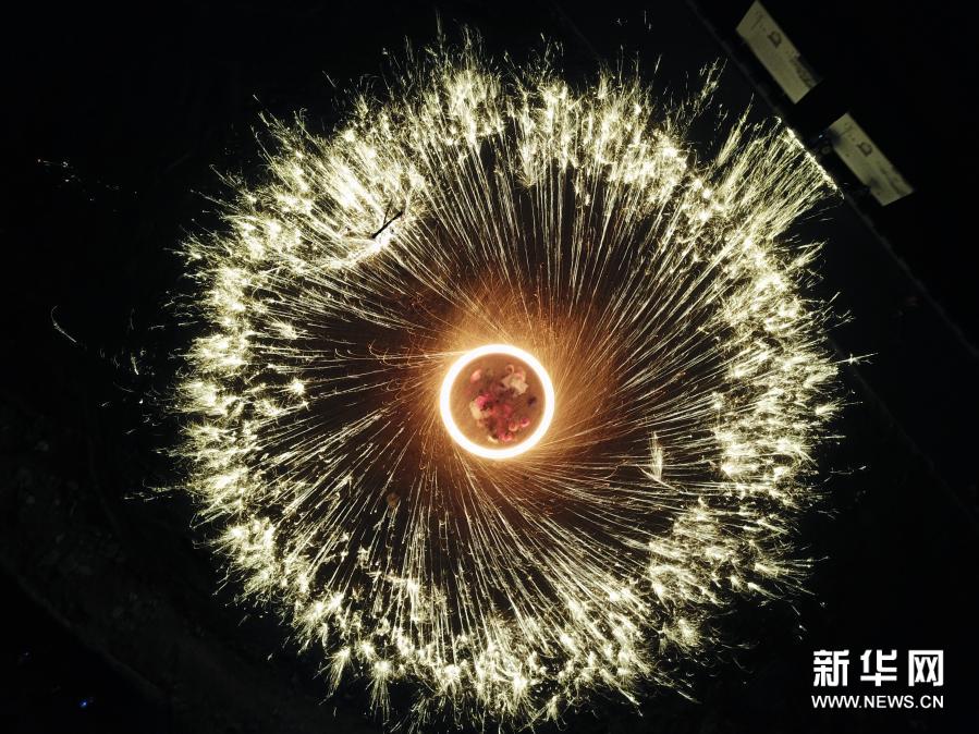 “抡花”庆新春
