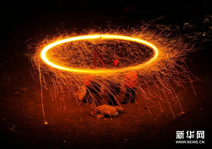 “抡花”庆新春