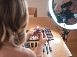 直播带货亟待法律规范 政协委员“支招”热点议题