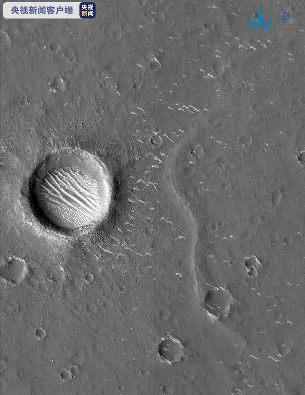 国家航天局发布天问一号探测器拍摄高清火星影像