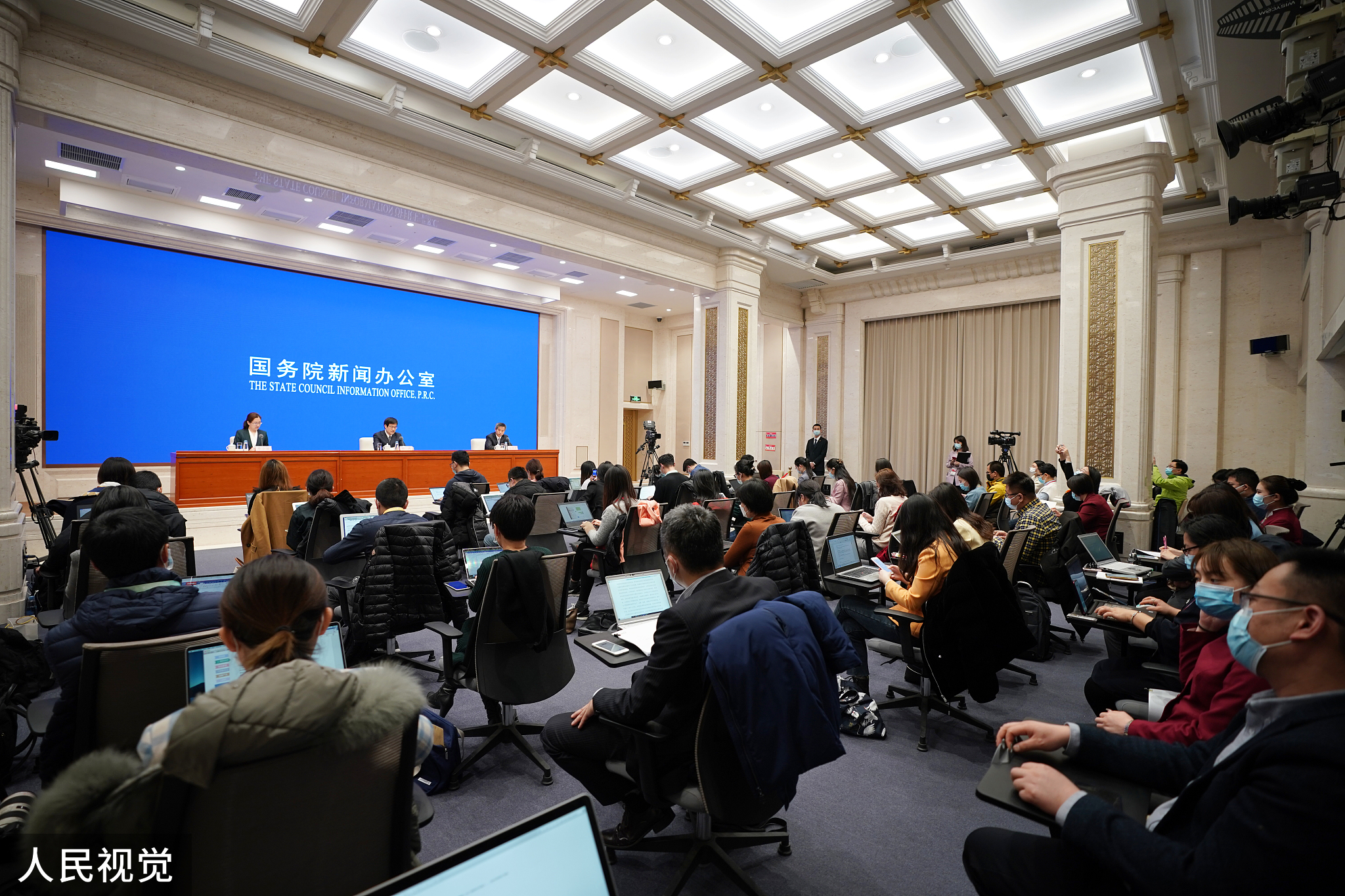 代表委员热议政府工作报告：确保“十四五”开好局起好步