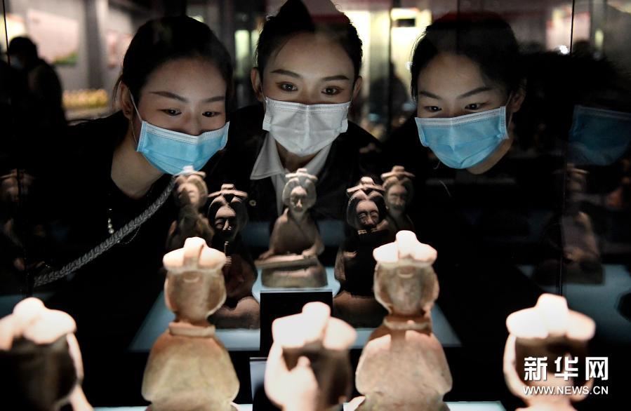 百余件汉唐乐舞文物在郑州展出