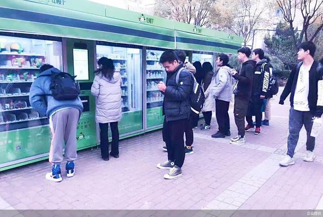 无人货柜回暖 社区市场虎口夺食